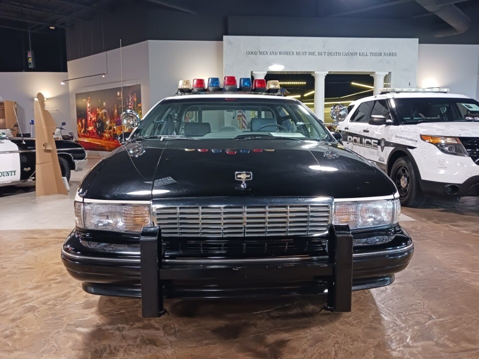 Chevrolet-Caprice-1991-Sedan-4