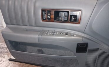 Chevrolet-Caprice-1991-Sedan-6