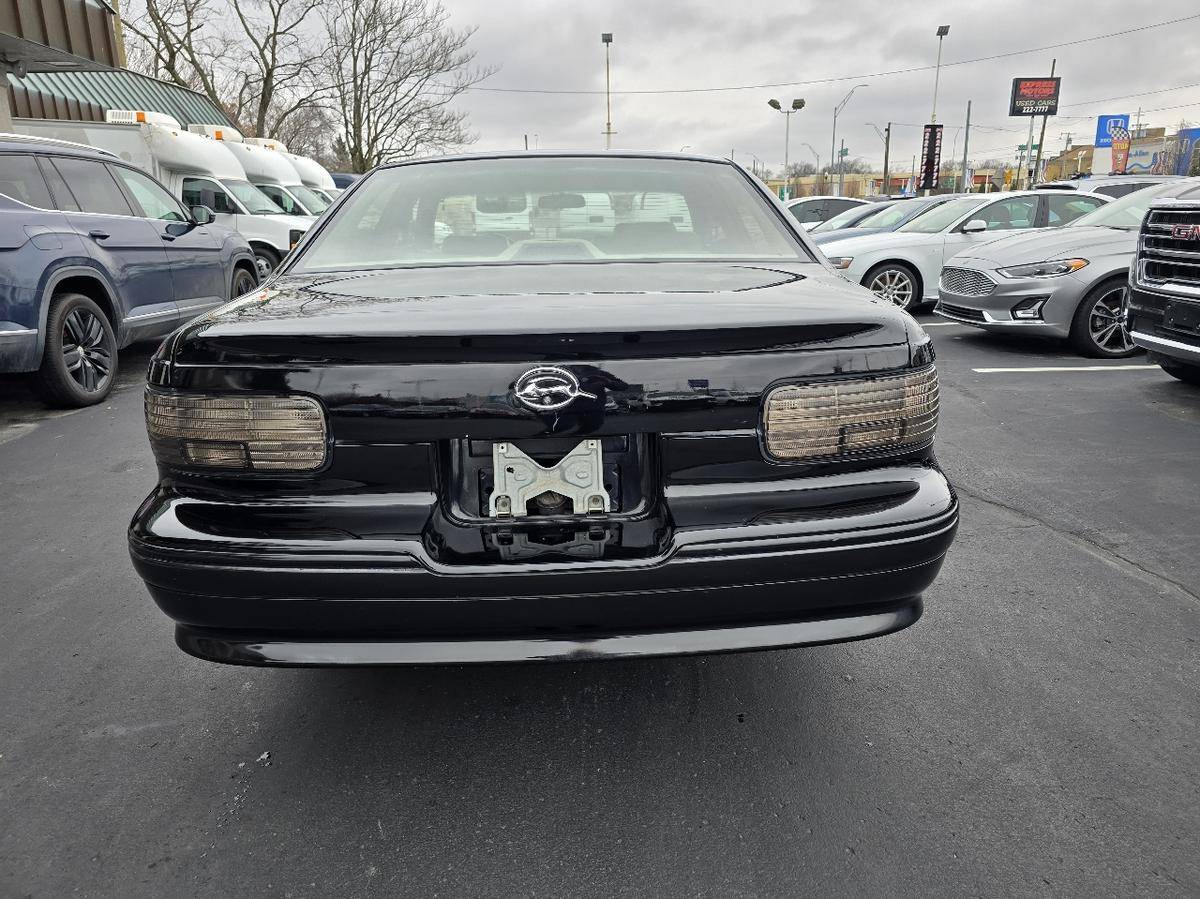 Chevrolet-Caprice-1995-black-4