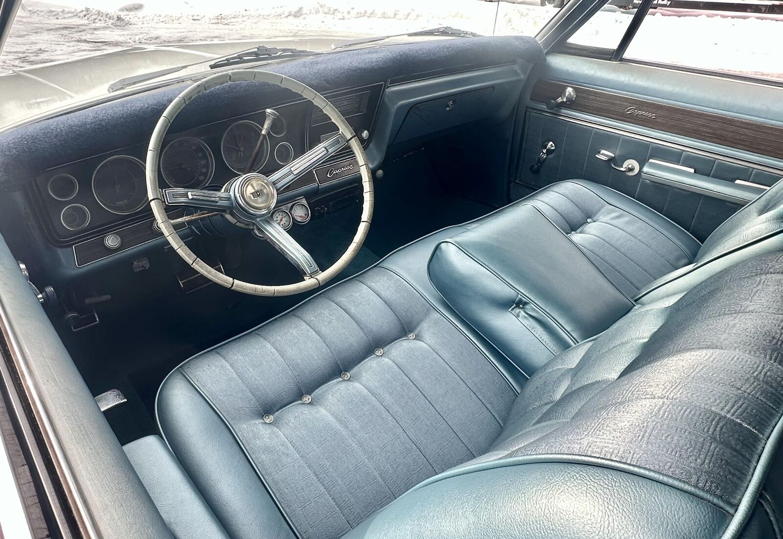 Chevrolet-Caprice-Coupe-1967-Montant-Car-Great-Driver-2