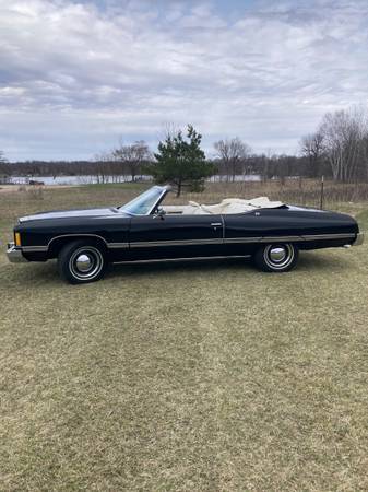 Chevrolet-Caprice-classic-convertible-1974
