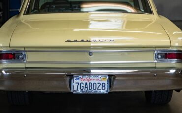 Chevrolet-Chevelle-1966-2-Door-Sedan-18