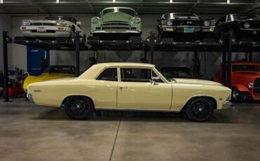 Chevrolet-Chevelle-1966-2-Door-Sedan-2