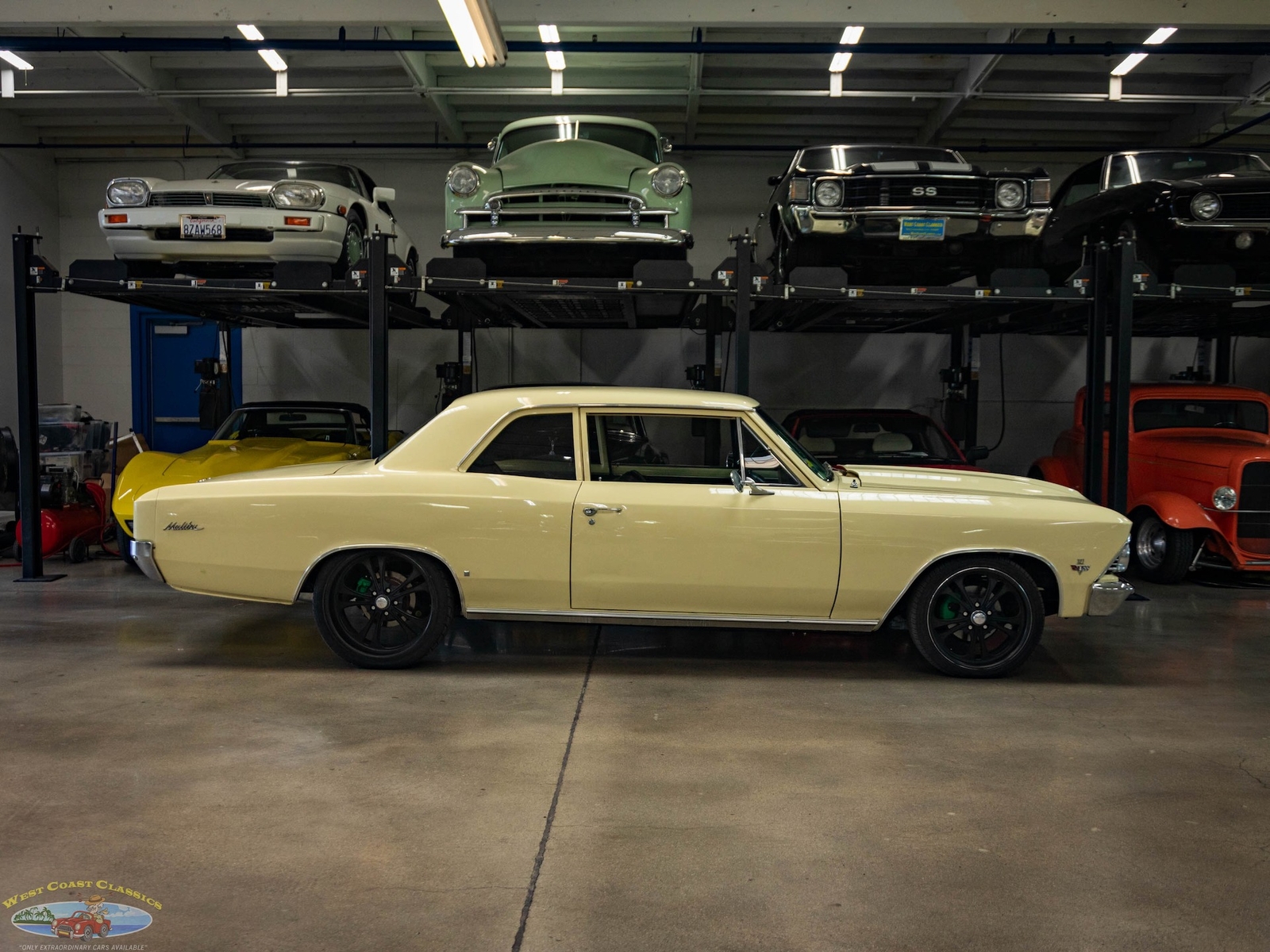 Chevrolet-Chevelle-1966-2-Door-Sedan-2