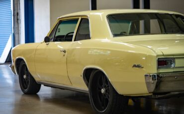 Chevrolet-Chevelle-1966-2-Door-Sedan-21