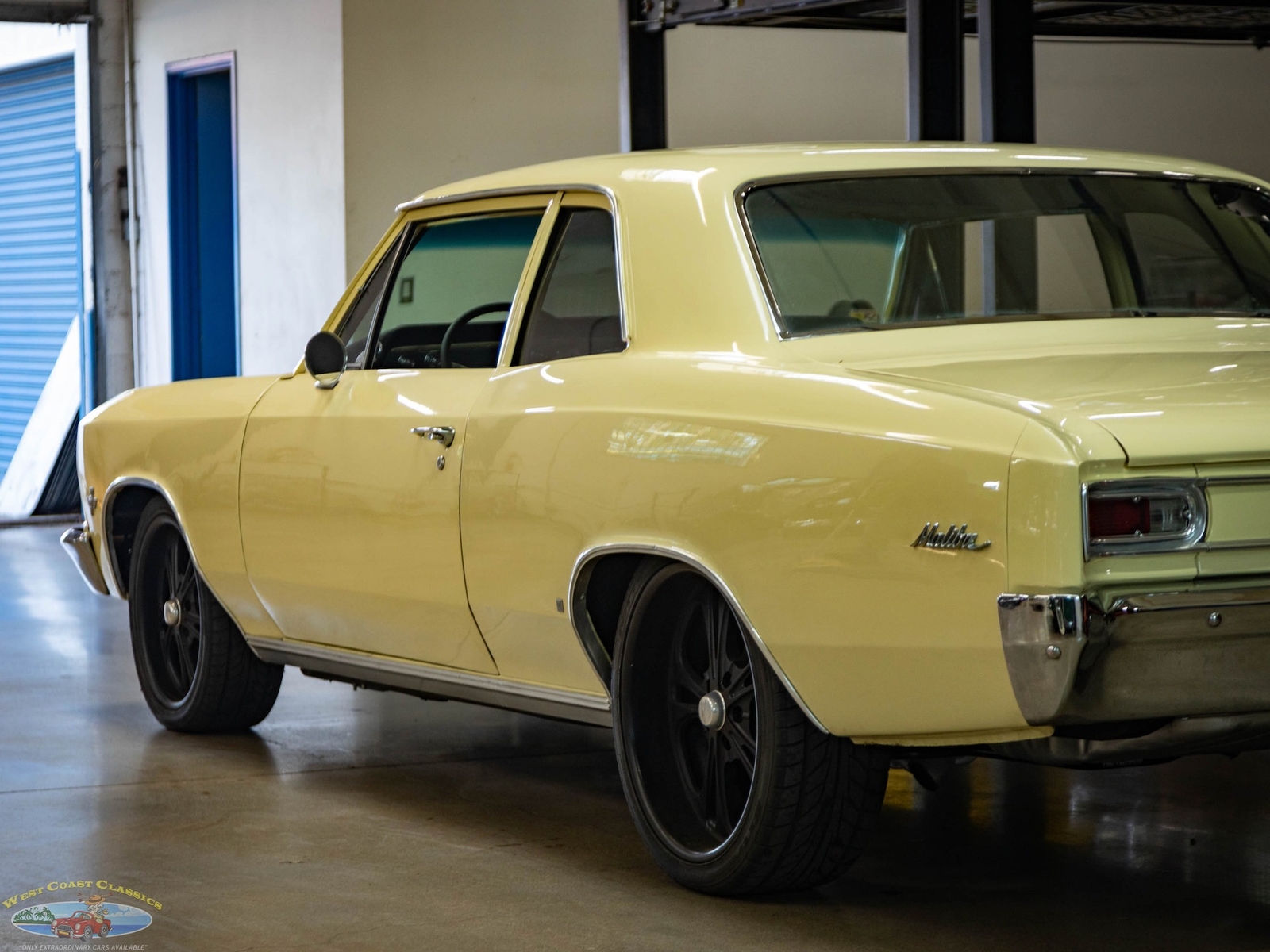 Chevrolet-Chevelle-1966-2-Door-Sedan-21