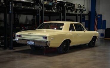 Chevrolet-Chevelle-1966-2-Door-Sedan-23
