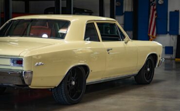 Chevrolet-Chevelle-1966-2-Door-Sedan-25