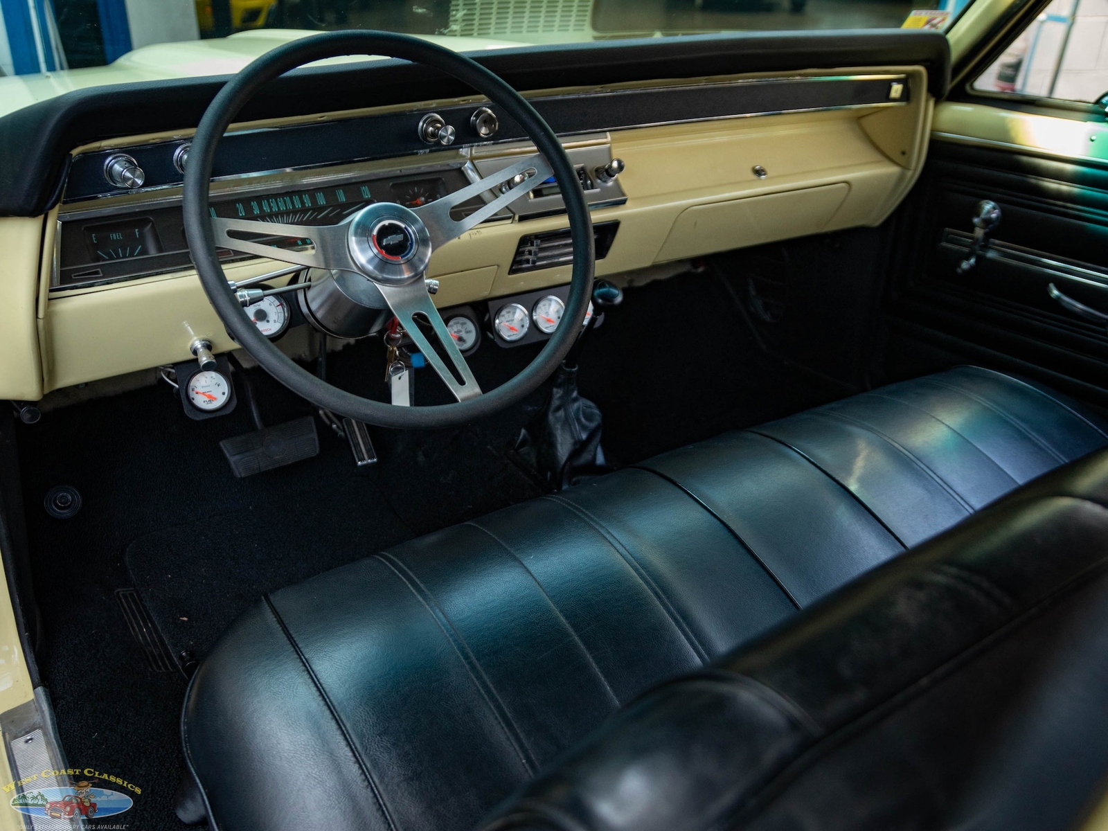 Chevrolet-Chevelle-1966-2-Door-Sedan-31