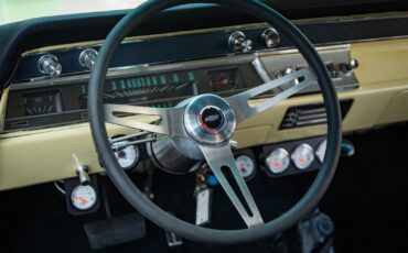 Chevrolet-Chevelle-1966-2-Door-Sedan-32