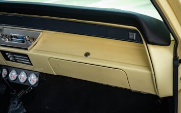 Chevrolet-Chevelle-1966-2-Door-Sedan-37