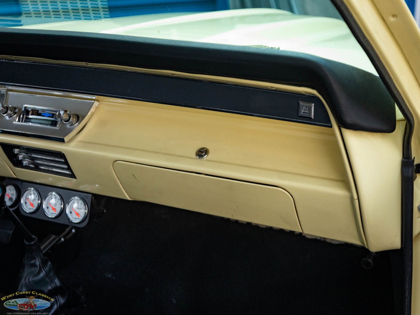 Chevrolet-Chevelle-1966-2-Door-Sedan-37