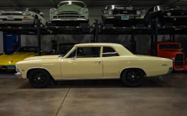 Chevrolet-Chevelle-1966-2-Door-Sedan-5