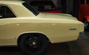 Chevrolet-Chevelle-1966-2-Door-Sedan-6