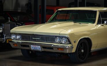 Chevrolet-Chevelle-1966-2-Door-Sedan-7