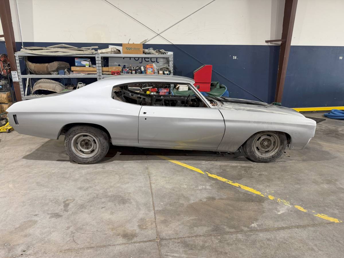 Chevrolet-Chevelle-1972-silver