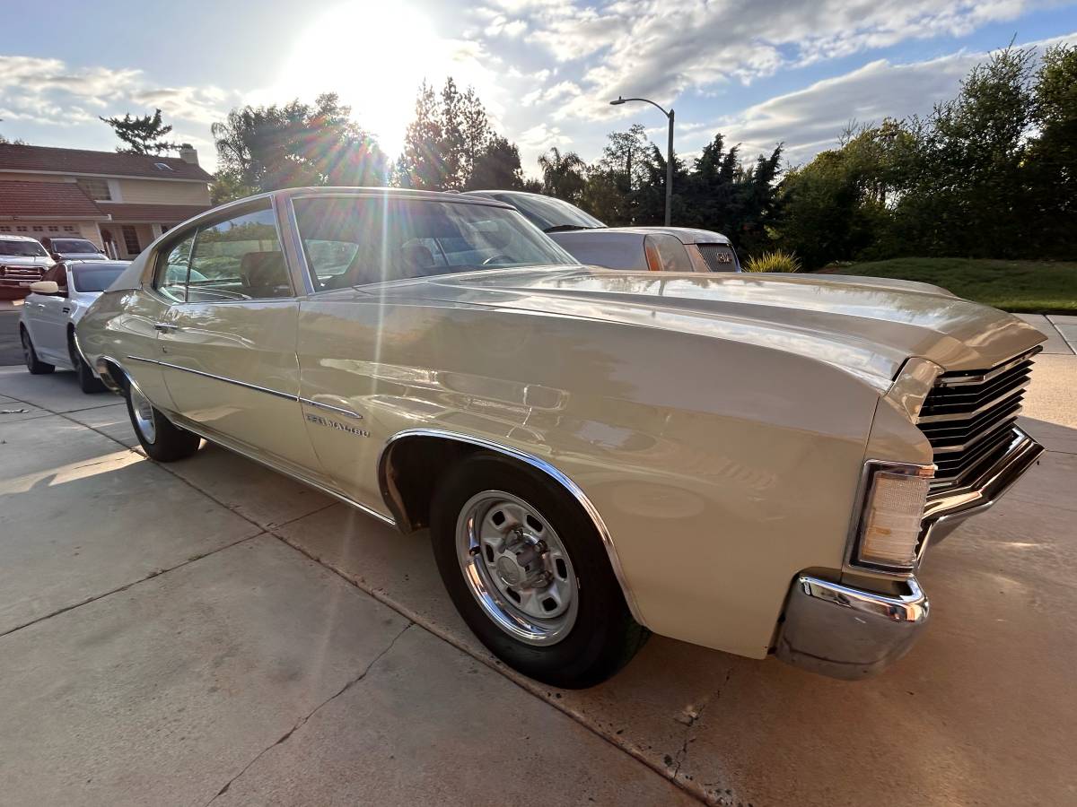 Chevrolet Chevelle malibu  1972 yellow