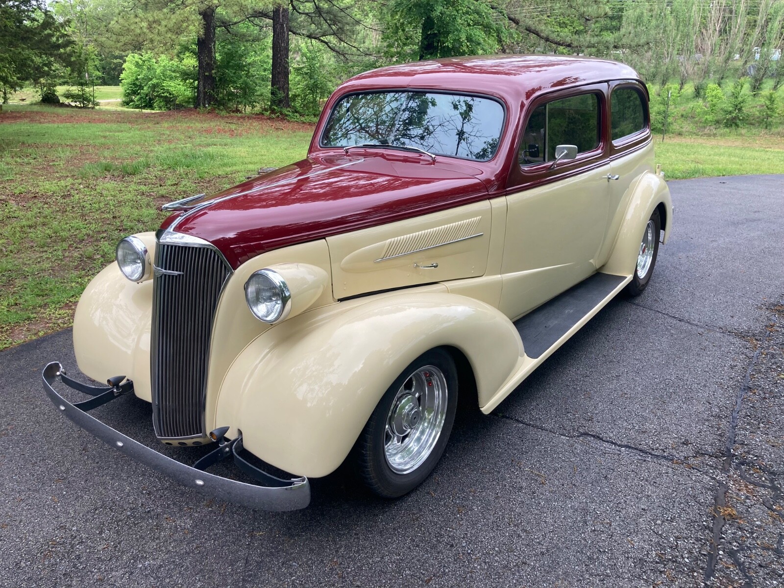 Chevrolet-Chevy-1937-Sedan-2