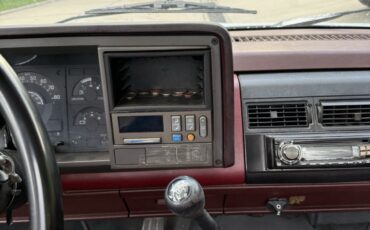 Chevrolet-Cheyenne-1990-Standard-Cab-Pickup-3