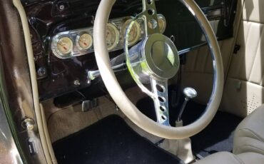 Chevrolet-Confederate-3-window-coupe-1932-custom-13
