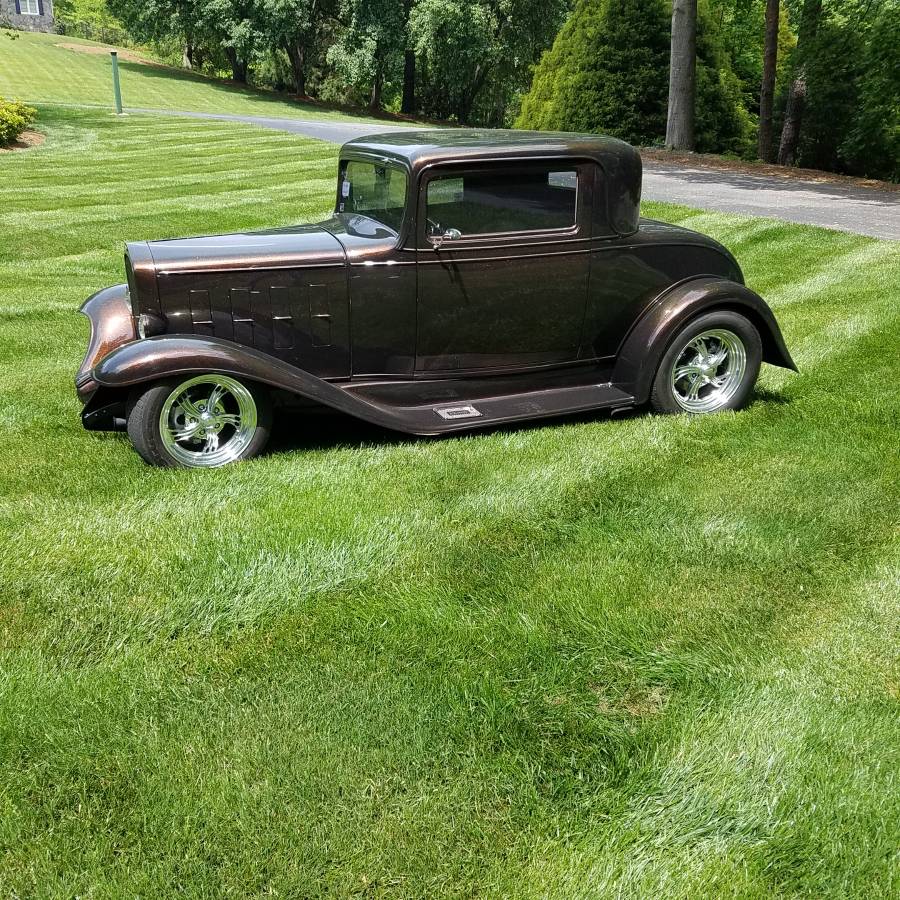 Chevrolet-Confederate-3-window-coupe-1932-custom