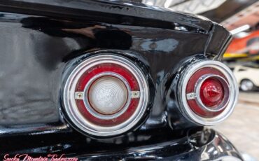 Chevrolet-Corvair-1964-18