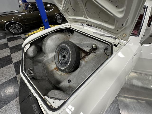 Chevrolet-Corvair-1965-26