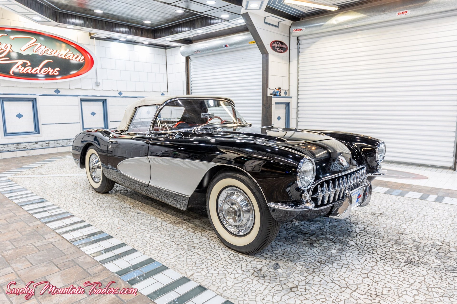 Chevrolet-Corvette-1956-18