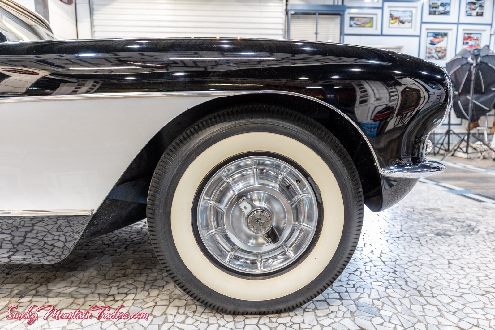Chevrolet-Corvette-1956-19
