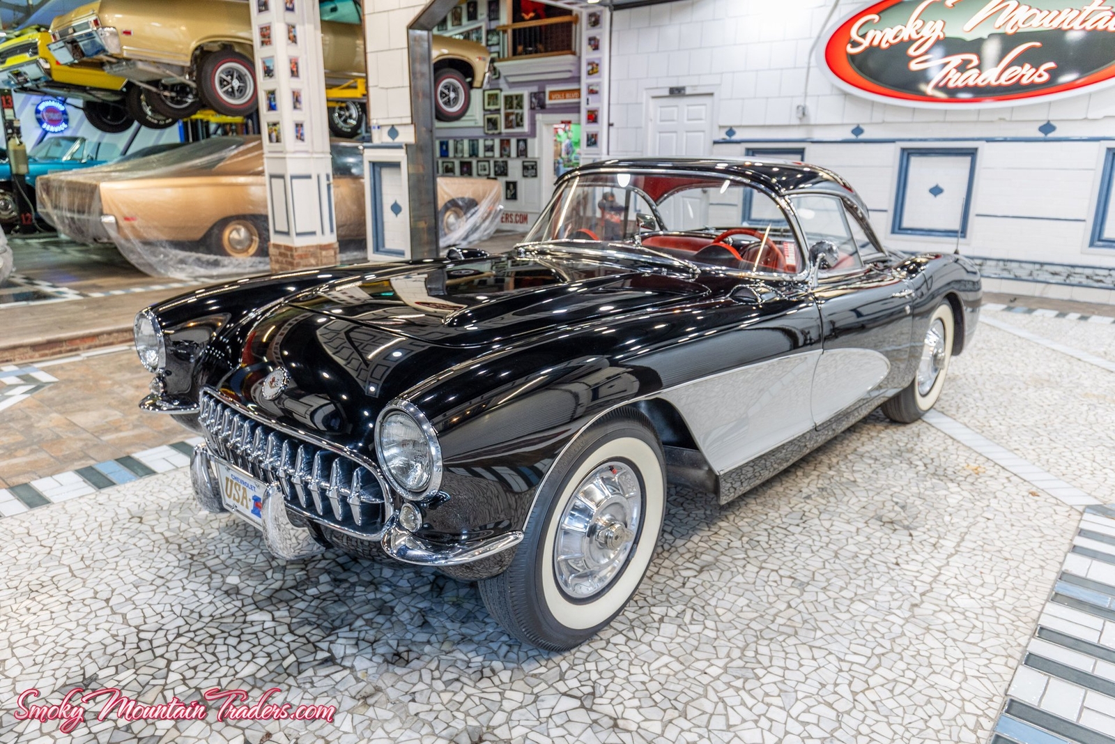 Chevrolet-Corvette-1956-2