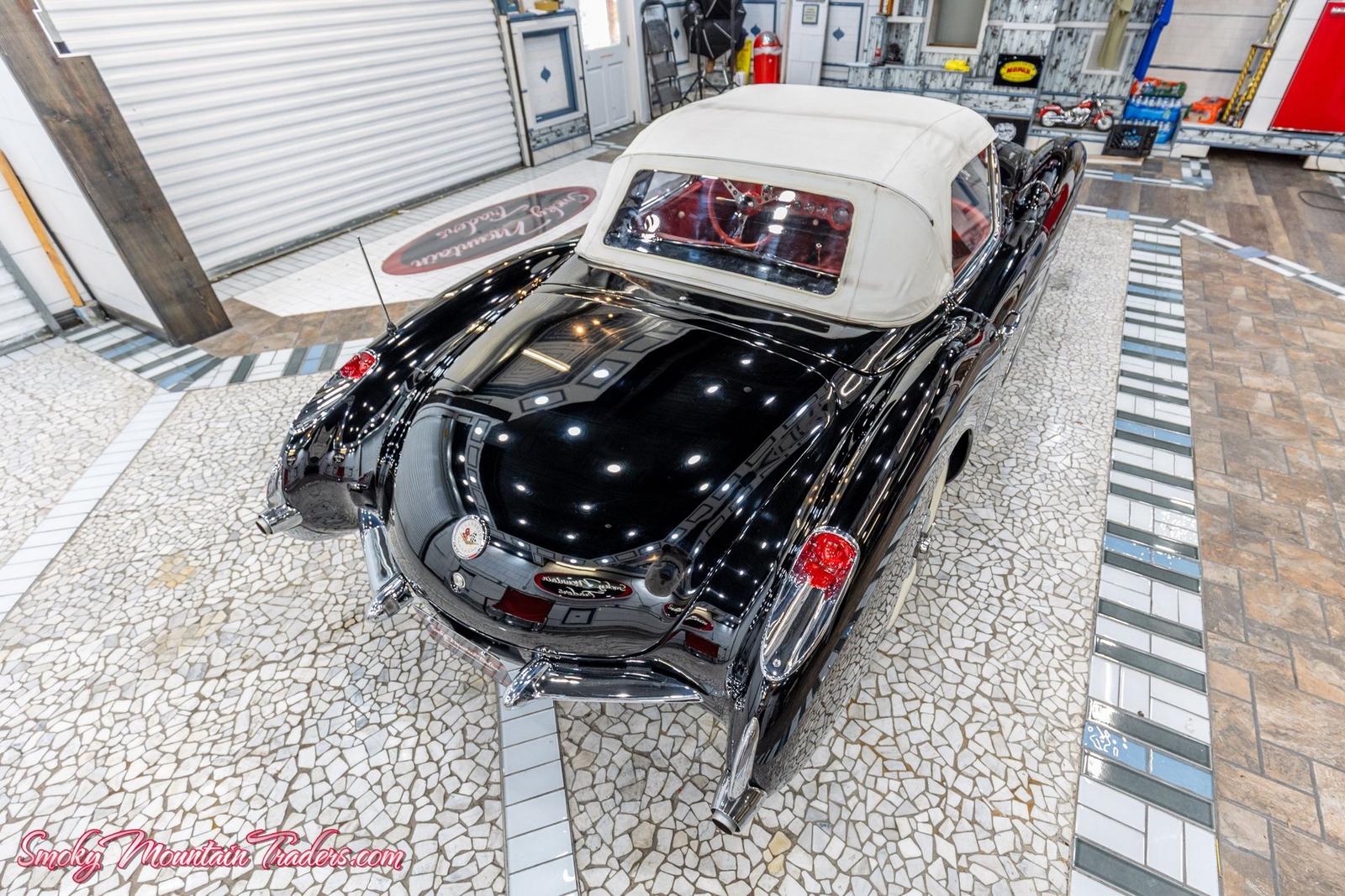 Chevrolet-Corvette-1956-28