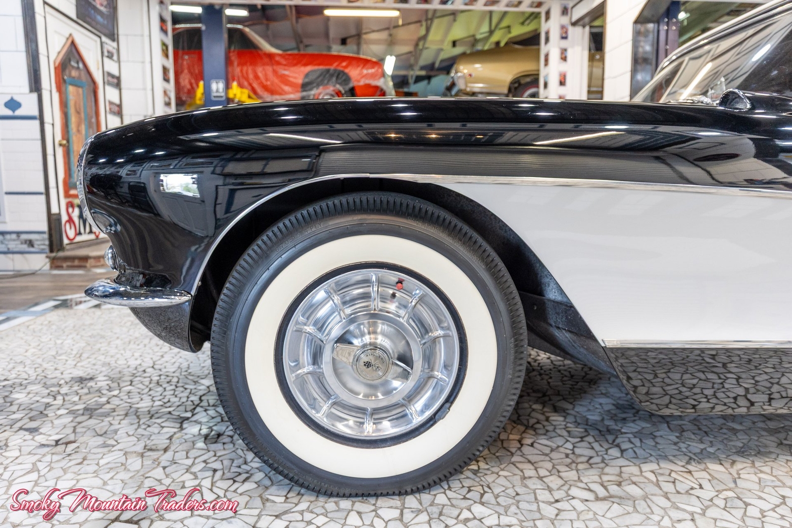 Chevrolet-Corvette-1956-3