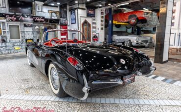 Chevrolet-Corvette-1956-39