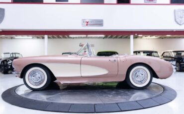 Chevrolet-Corvette-1956-Convertible-1