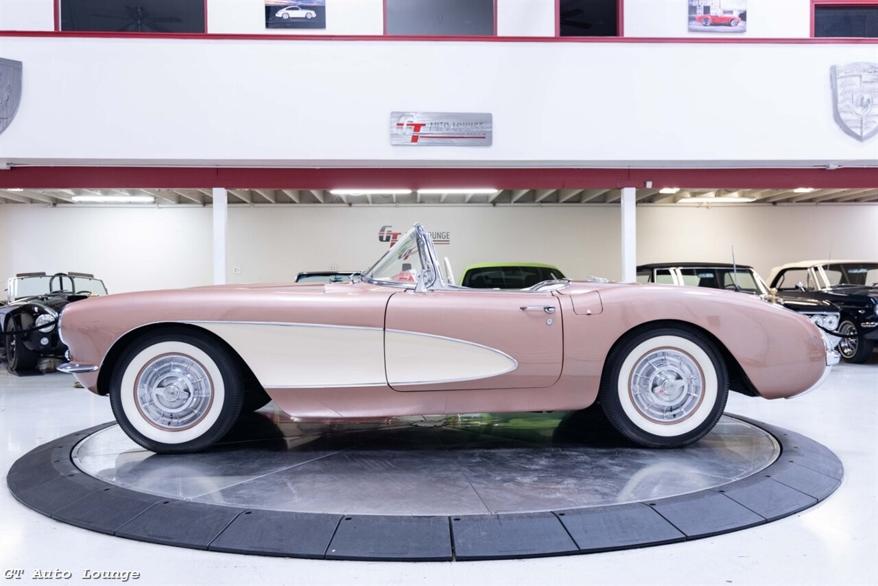 Chevrolet-Corvette-1956-Convertible-1