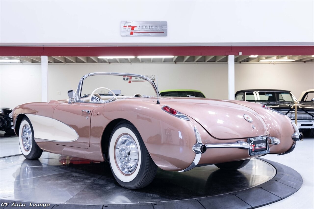 Chevrolet-Corvette-1956-Convertible-2