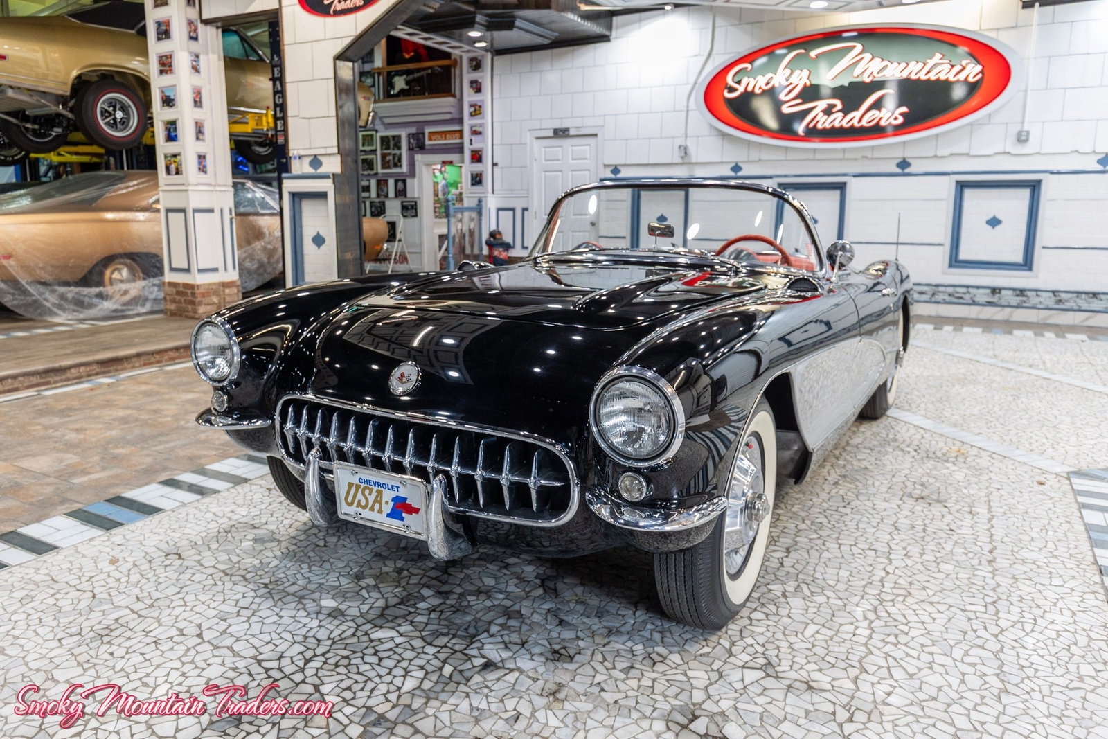 Chevrolet-Corvette-1956