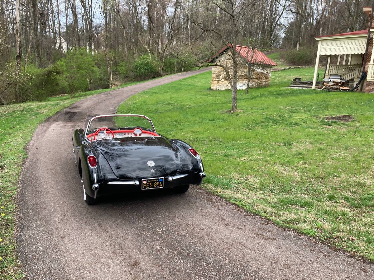 Chevrolet-Corvette-1957-1
