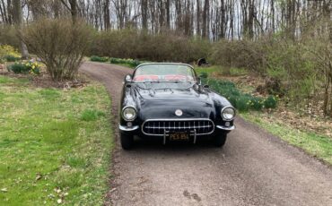 Chevrolet-Corvette-1957-3