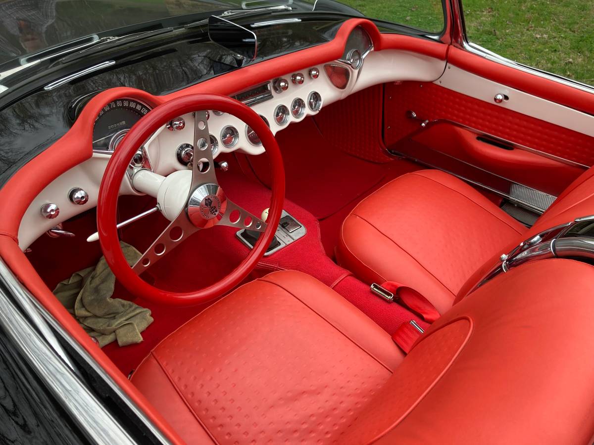 Chevrolet-Corvette-1957-4