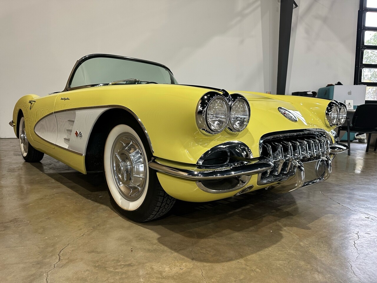 Chevrolet-Corvette-1958-American-Muscle-Car-4