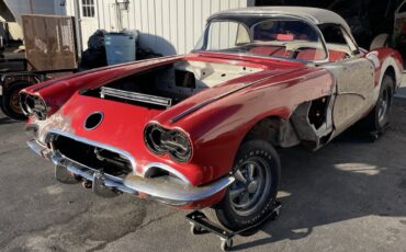 Chevrolet-Corvette-1960-Convertible-1