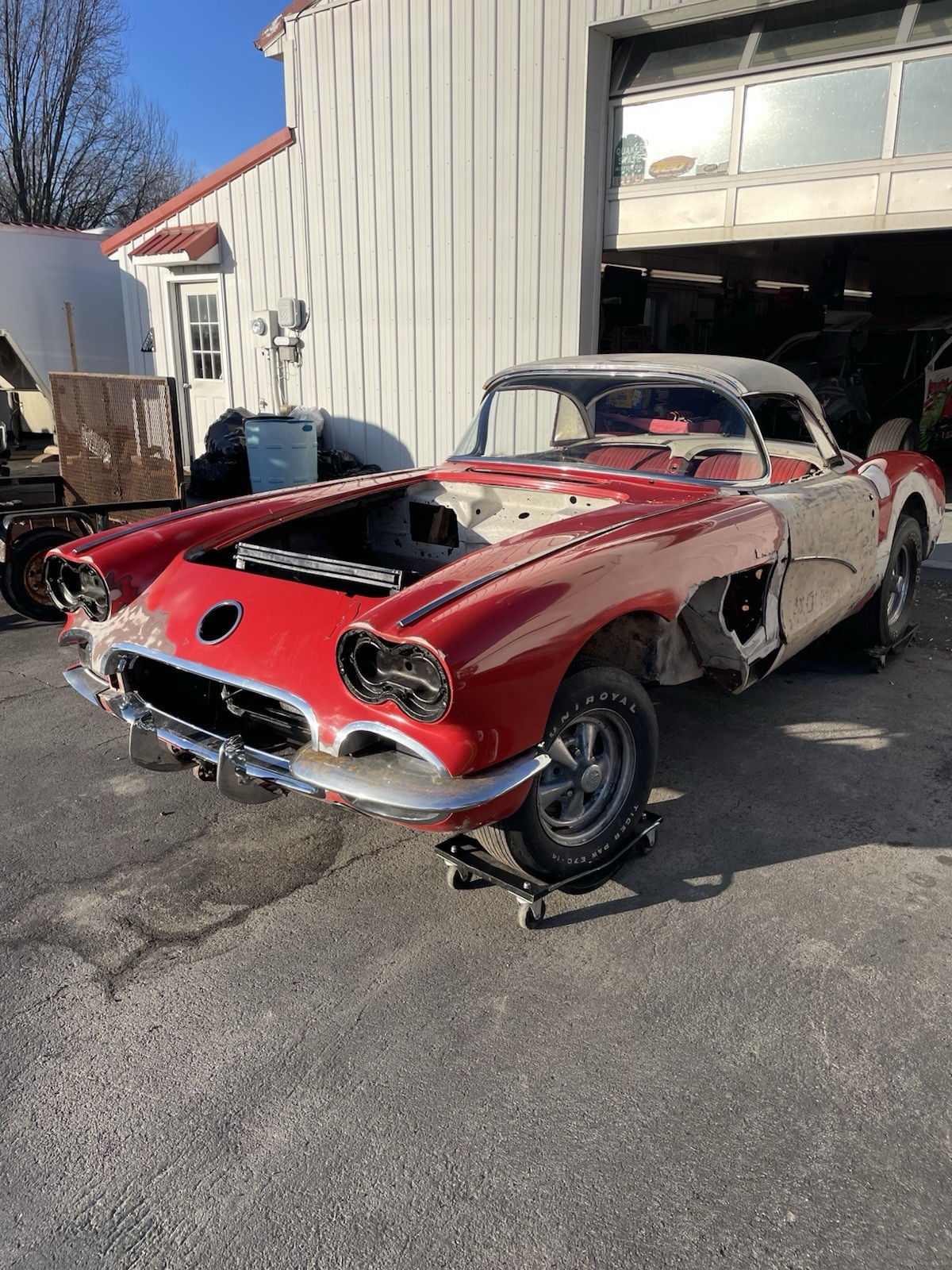 Chevrolet-Corvette-1960-Convertible-1
