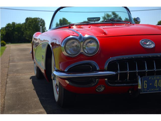 Chevrolet-Corvette-1960-Convertible-18