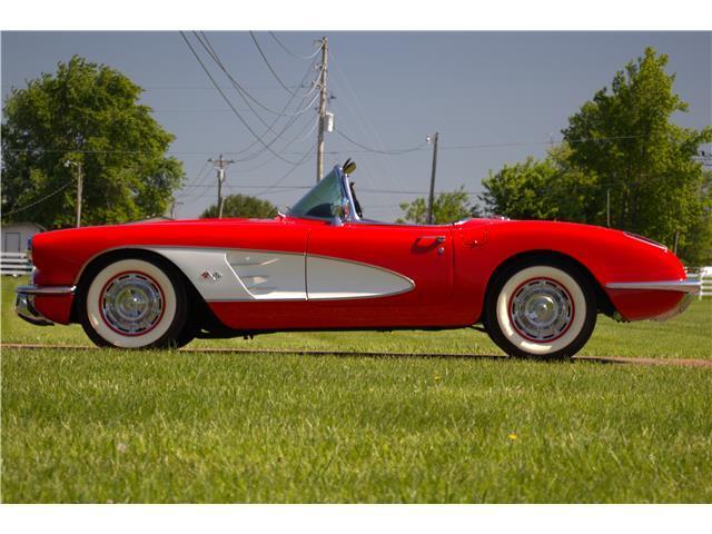 Chevrolet-Corvette-1960-Convertible-31