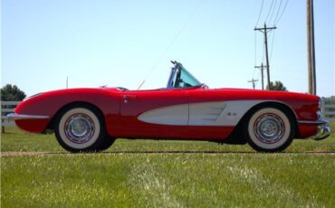 Chevrolet-Corvette-1960-Convertible-4