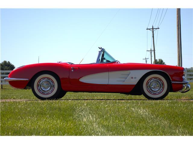 Chevrolet-Corvette-1960-Convertible-4