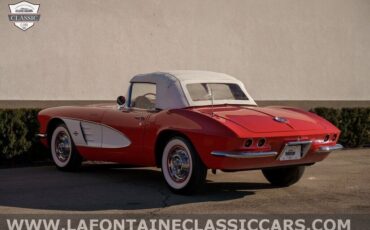Chevrolet-Corvette-1961-1