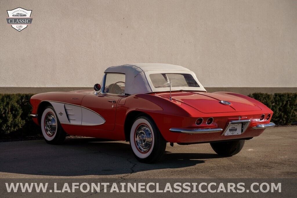 Chevrolet-Corvette-1961-1