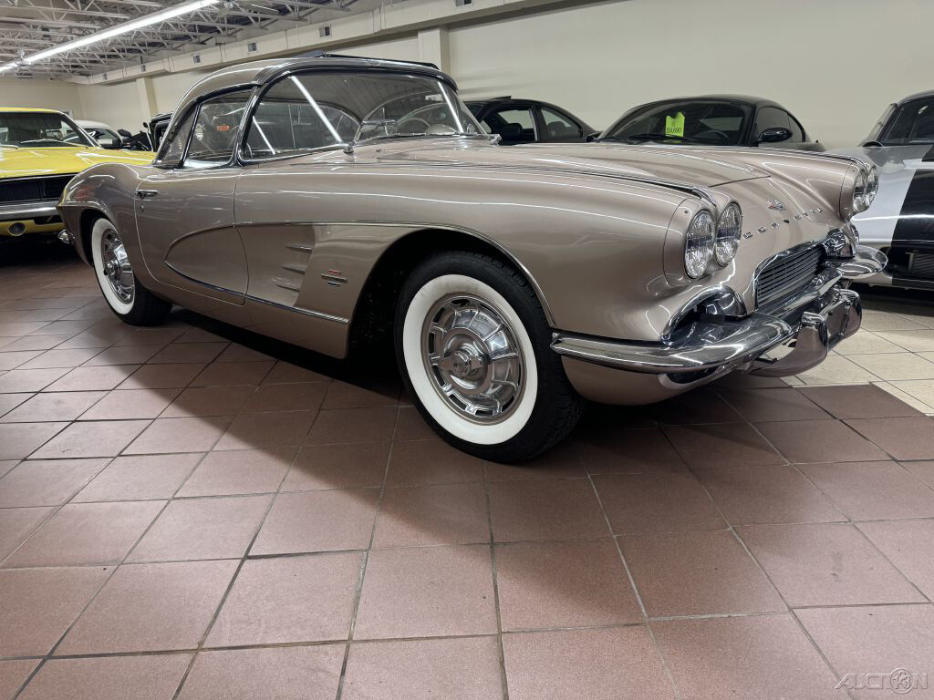 Chevrolet-Corvette-1961-1